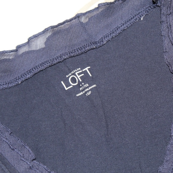 Loft navy ruffled, sleeveless shirt - Picture 4 of 4